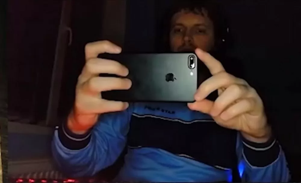 Фоткающий Папич. Мем или нет?