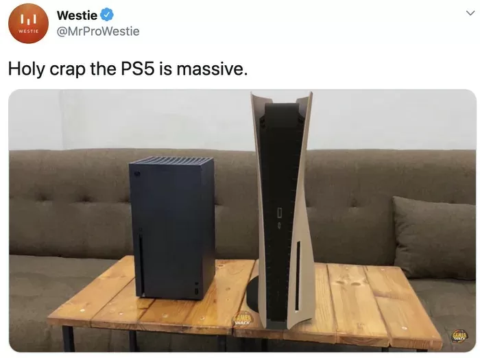 Размеры PS5 по сравнению с Xbox One Размеры PS5 по сравнению с Xbox One