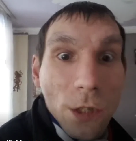 Мем "у меня жизнь малина"